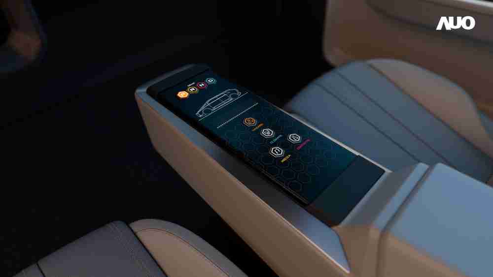 冰球突破以人性化设计打造多变形态中控显示(Morphing Center Control)，，，，不使用时仅平面显示信息，，进行操作时，，，显示器则会动态隆起，，转变成3D实体按钮，，，，并有触觉回馈，，，，展示人机互动新体验